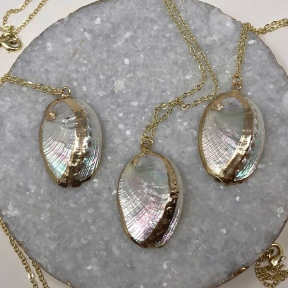 Estrella And Luna Gold Shell Pendant